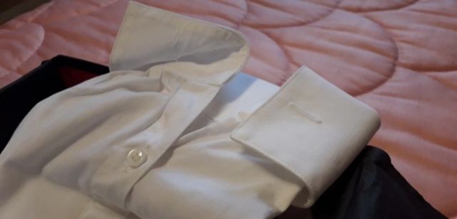 Camicia elegante con fafallina e gemelli