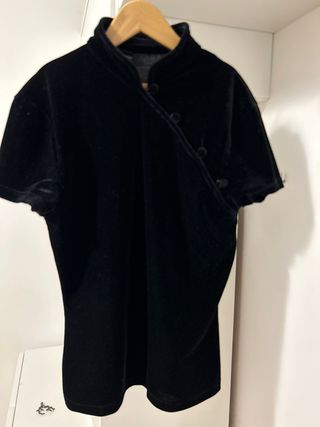Camisa de terciopelo negro de fiesta 