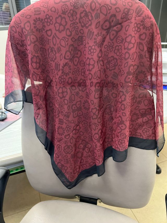 Foulard bordeaux e nero