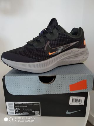 Deportivas nike 37,5 mujer de segunda mano por 40 EUR en Vinaros en WALLAPOP