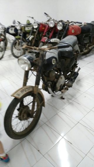 Vendo  moto Huracan.