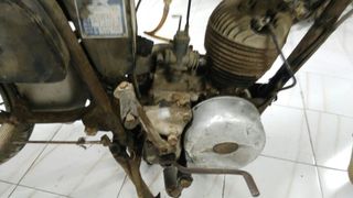 Vendo  moto Huracan.