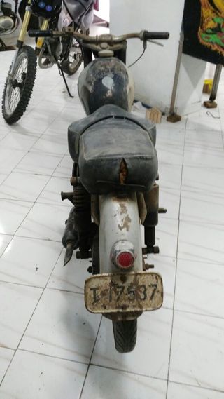 Vendo  moto Huracan.
