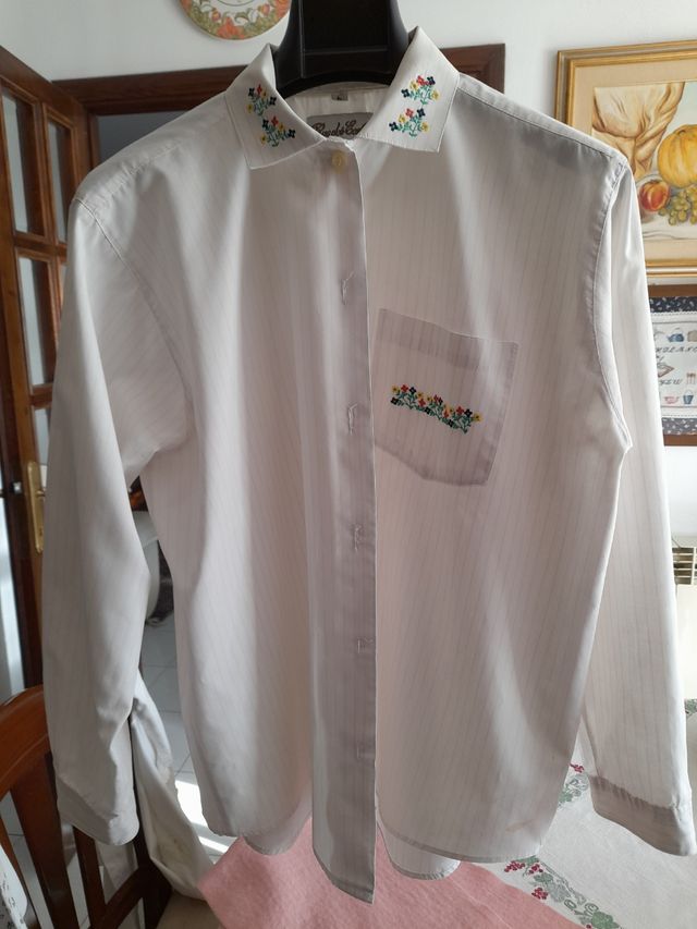 Camicia donna in cotone.