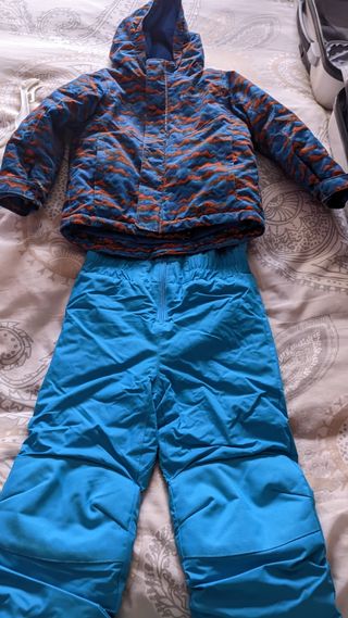 Mono y cazadora sky niño Columbia T.4