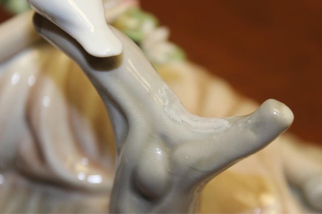 Figurine de Mujer bajo el árbol, porcelana Tengra