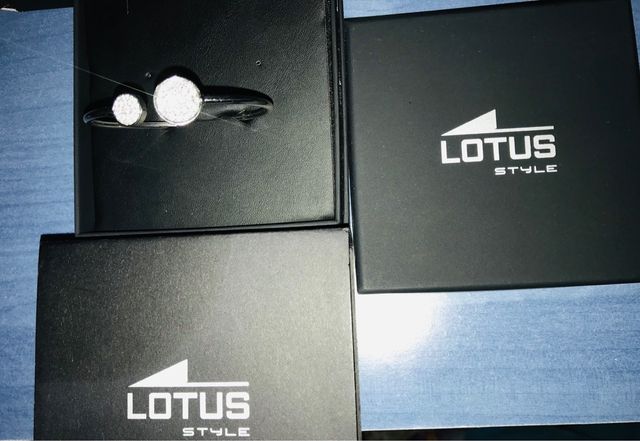 Pulsera de acero Lotus