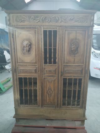 Mueble antiguo para restaurar