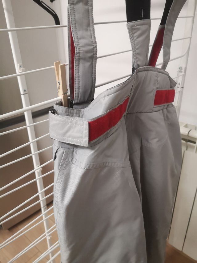 Pantalón esquí. talla 44 (pequeña). Marca Quechua