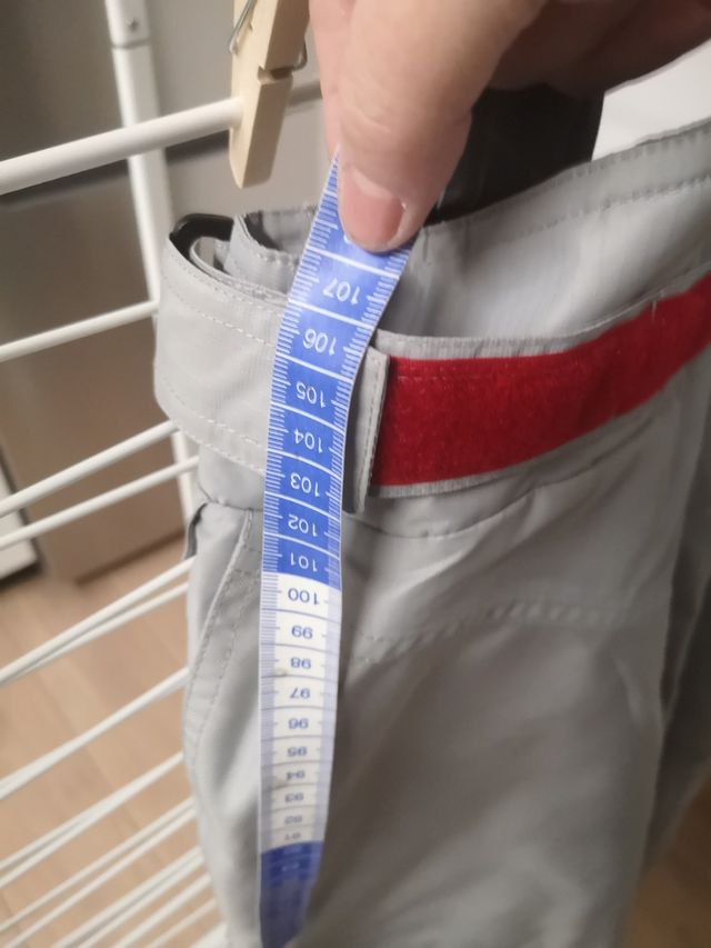 Pantalón esquí. talla 44 (pequeña). Marca Quechua