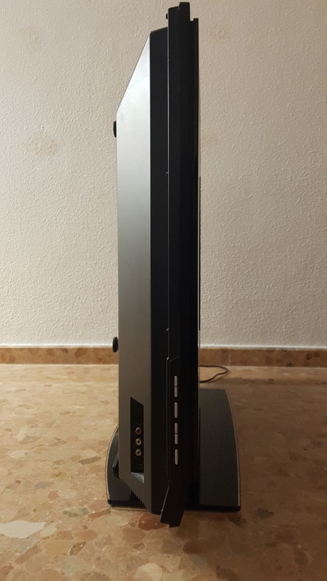 Televisor PHILIPS 37 LED FullHD con Grabador.