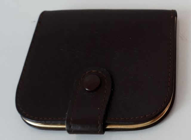 Monedero de piel sin estrenar