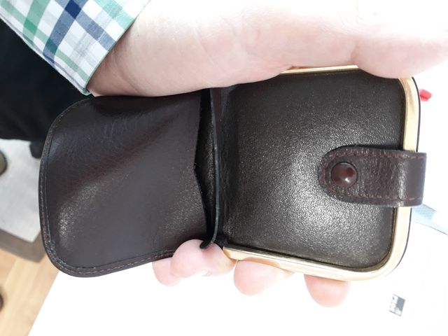 Monedero de piel sin estrenar