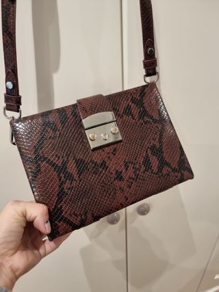 bolso zara piel serpiente 