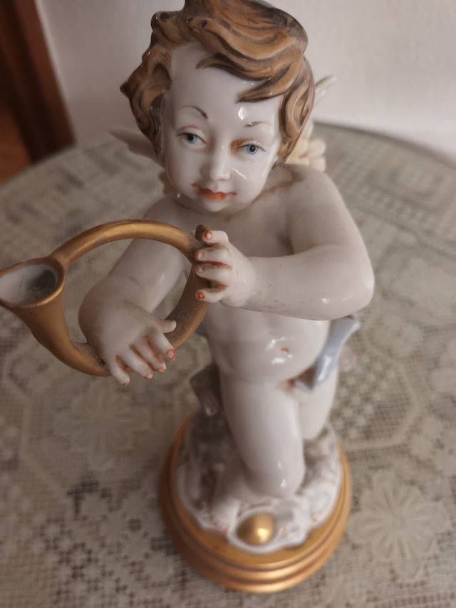 Angelito anunciando la primavera