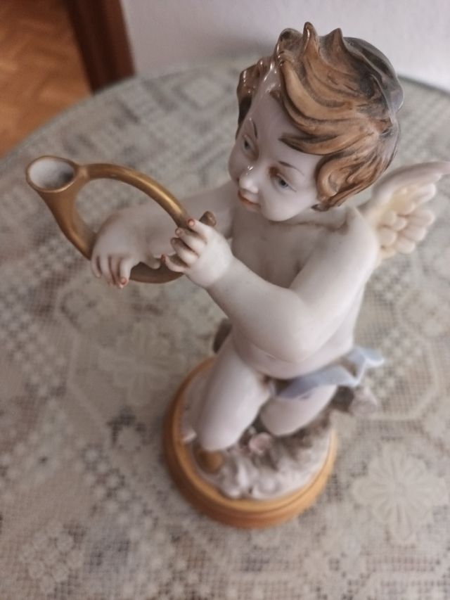 Angelito anunciando la primavera