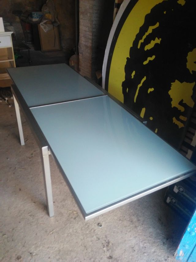 mesa de cristal extendible