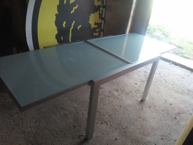 mesa de cristal extendible