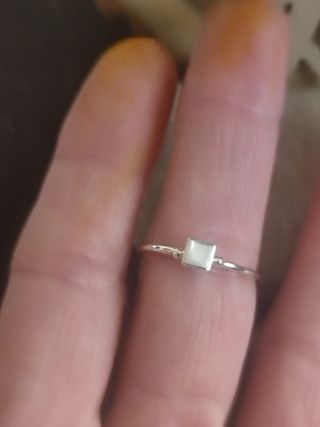 Ánillo de plata con piedra luna. Nuevo 