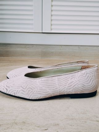 Bailarinas rosa palo de antelina con troquelado