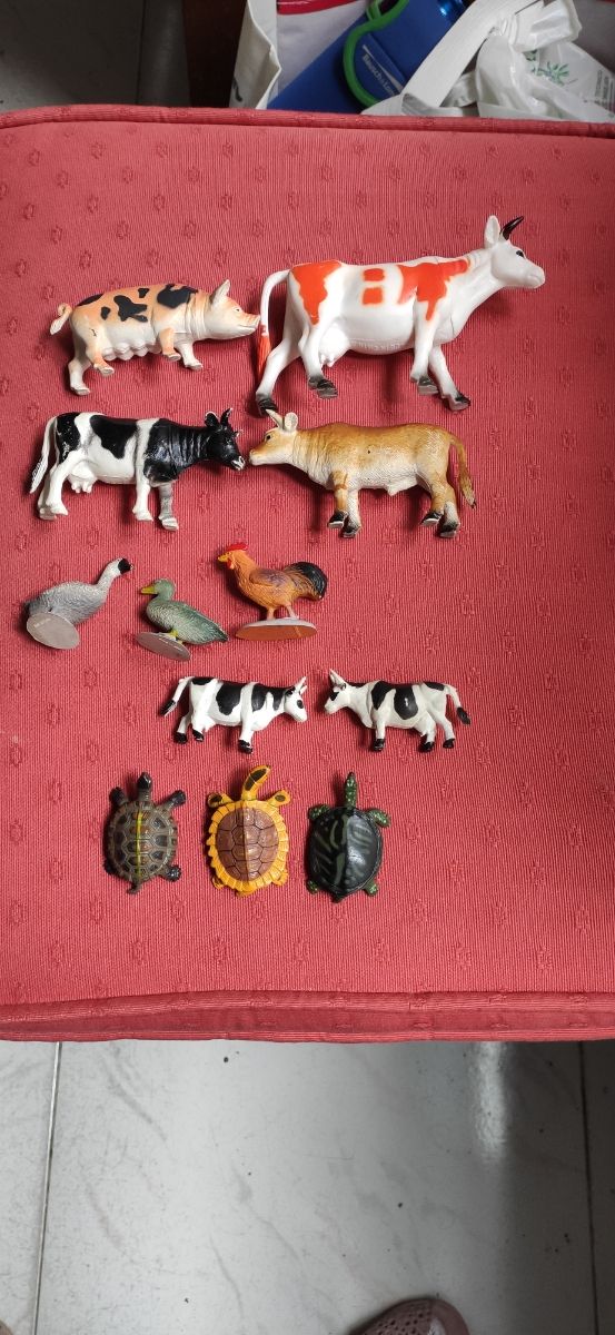 animales de plástico