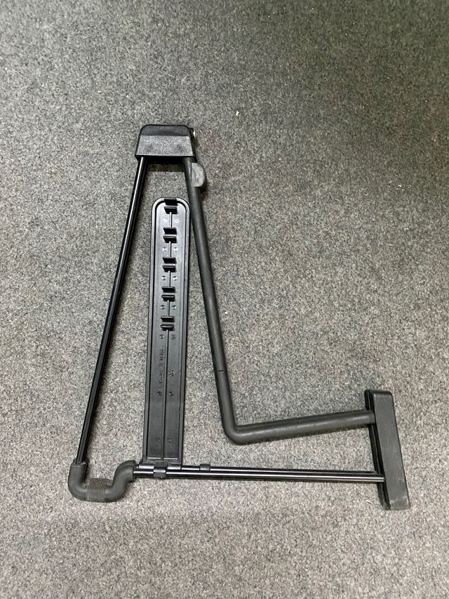 Suporte de guitarra dobrável K&G