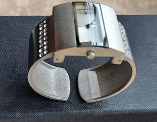 Reloj plateado 