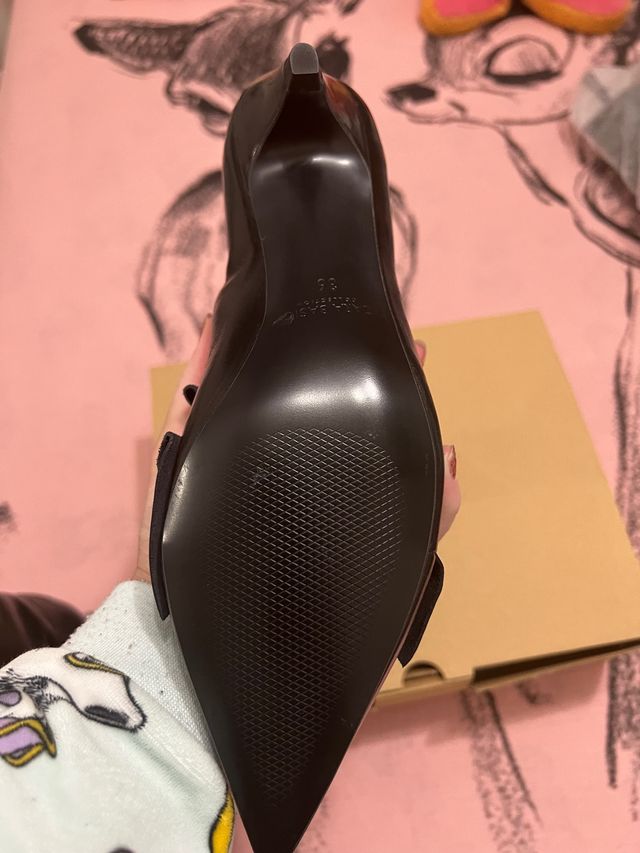 BOTÍN DE PIEL DE ZARA