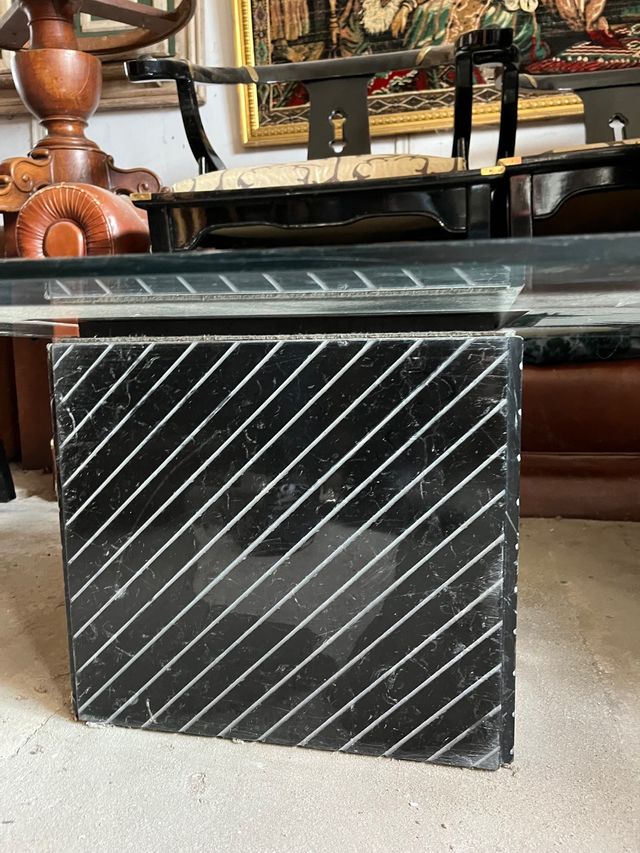 Mesa baja vintage en mármol