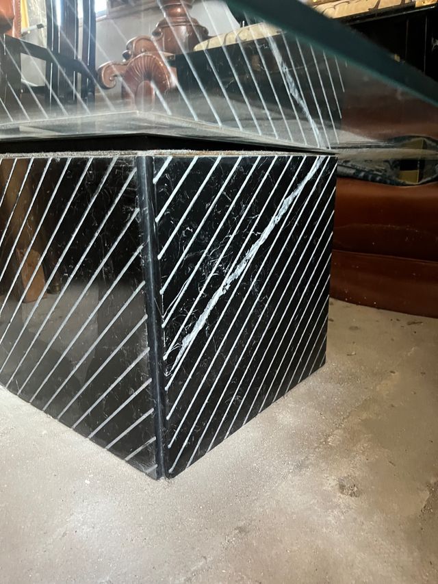 Mesa baja vintage en mármol