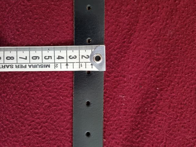 cintura in pelle nera con fibbia strass