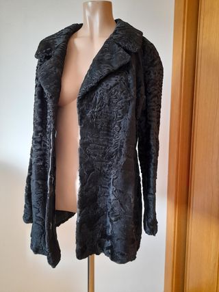 Chaquetón de astracán negro