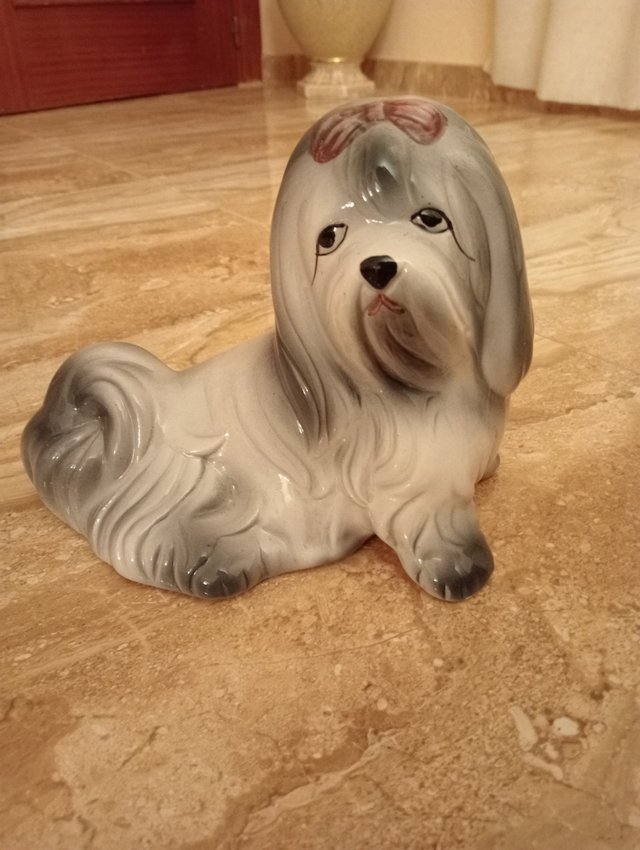 escultura perro de porcelana vintage