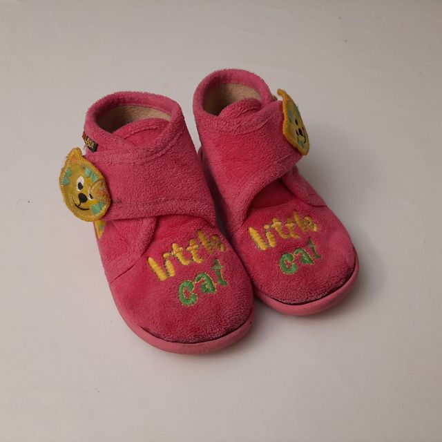 Zapatillas estar en casa para niña talla 24