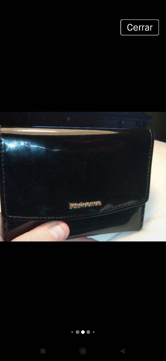 CARTERA DE CHAROL NUEVA