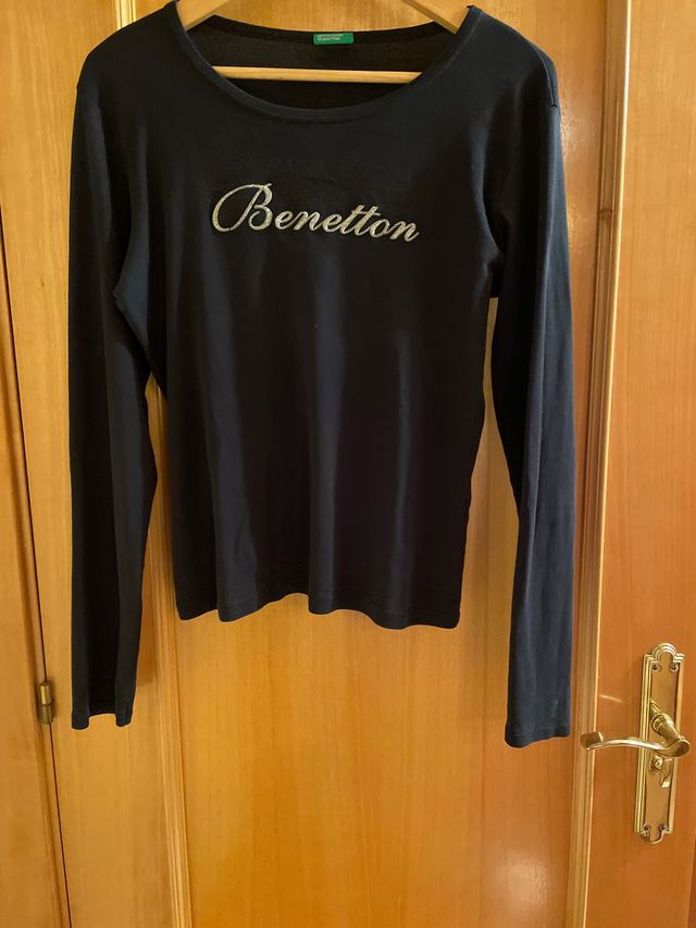 Camiseta negra manga larga mujer Benetton 