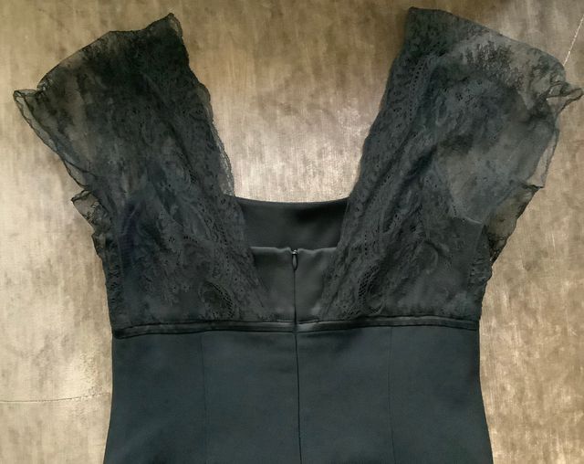 Vestido negro con encaje de Georges Rech