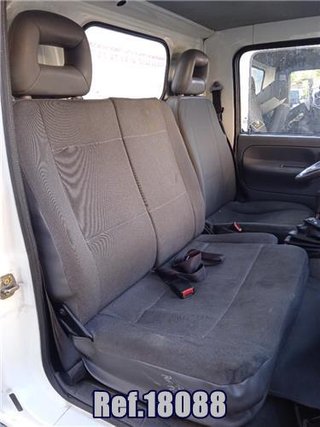 Ref.18088 asiento del. dcho. nissan CABSTAR E Cabi