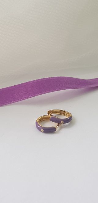 Pendientes aro en lila con pequeña circonita 💜