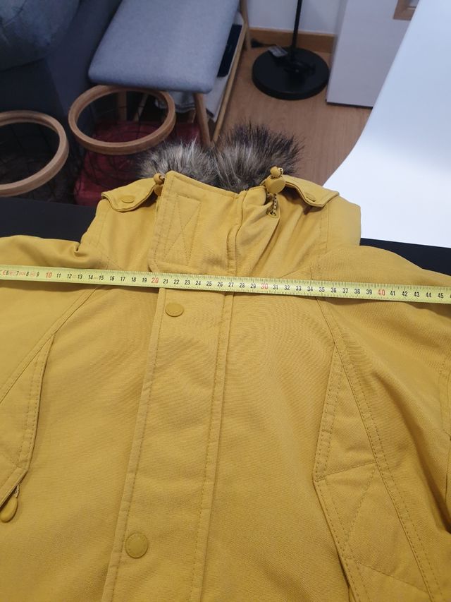 Parka /chaqueta  PULL&BEAR  35€