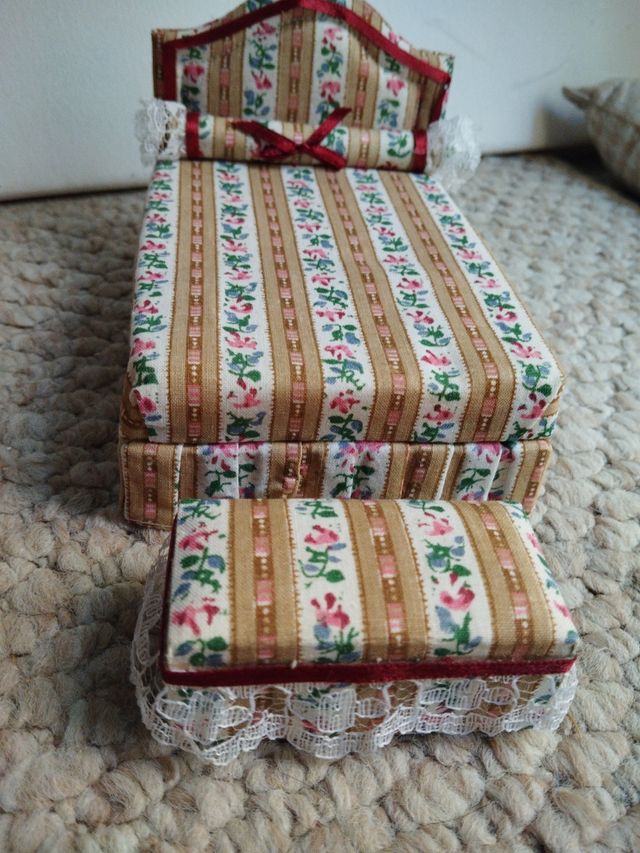 Cama Casa de muñecas #4