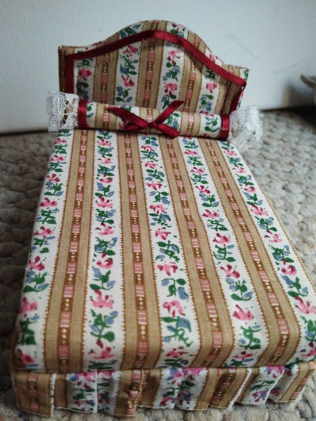 Cama Casa de muñecas #4