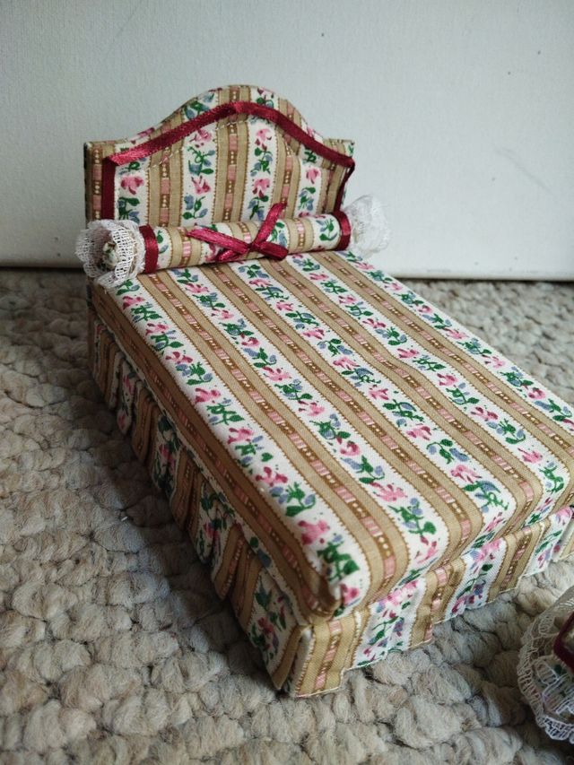 Cama Casa de muñecas #4