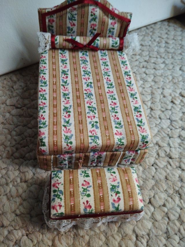 Cama Casa de muñecas #4