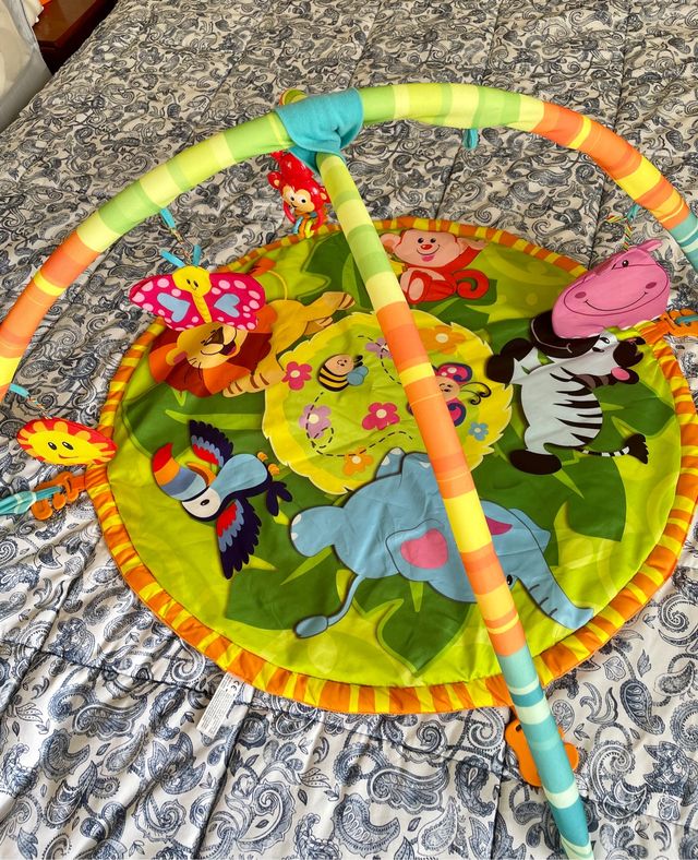 Manta de juegos y gimnasio bebé