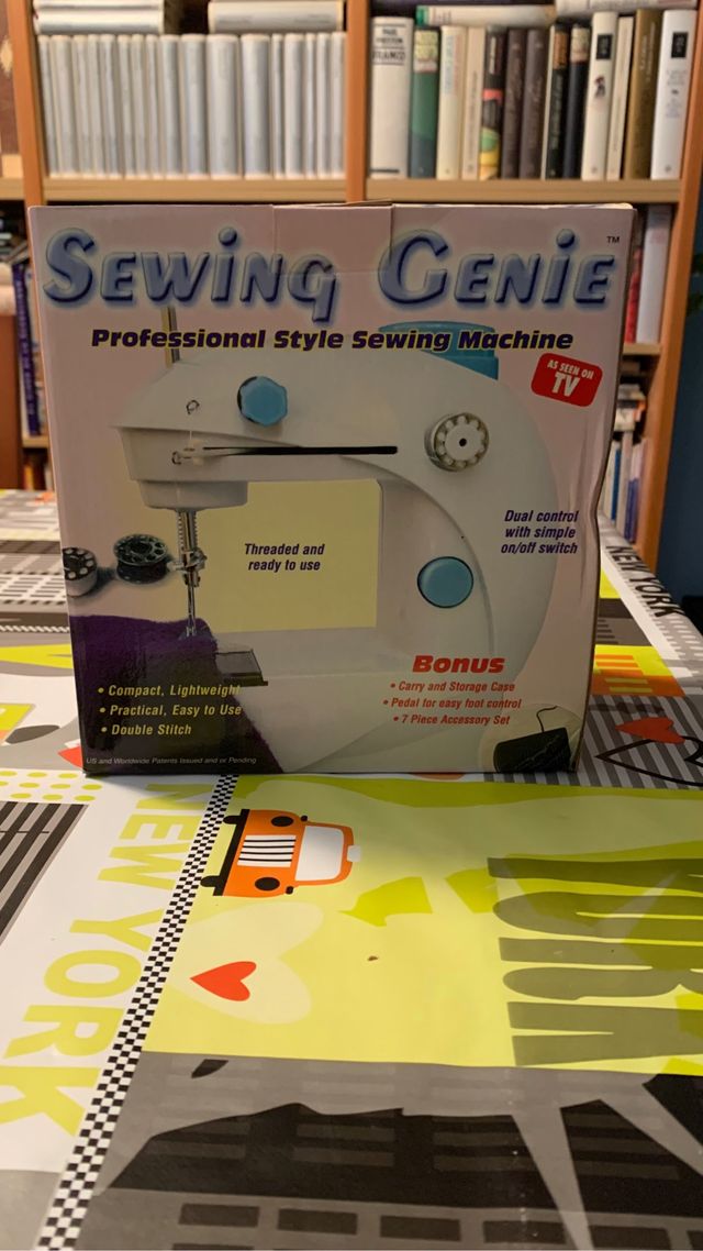 Máquina de coser mini