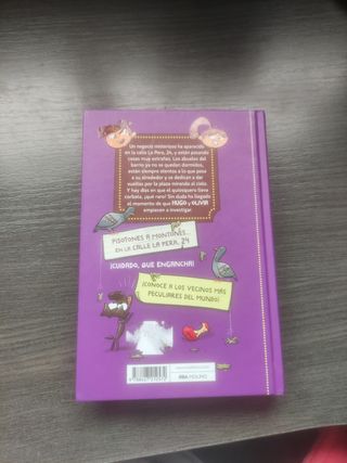 Libro " Misterios a domicilio" 