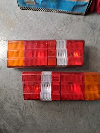 FORD ESCORT MK3 pareja pilotos traseros