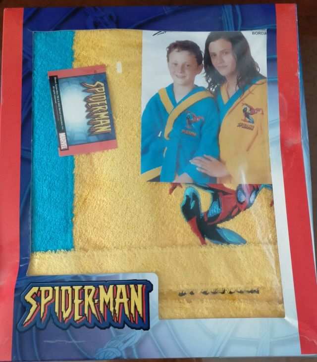 Albornoz nuevo con etiquetas y caja