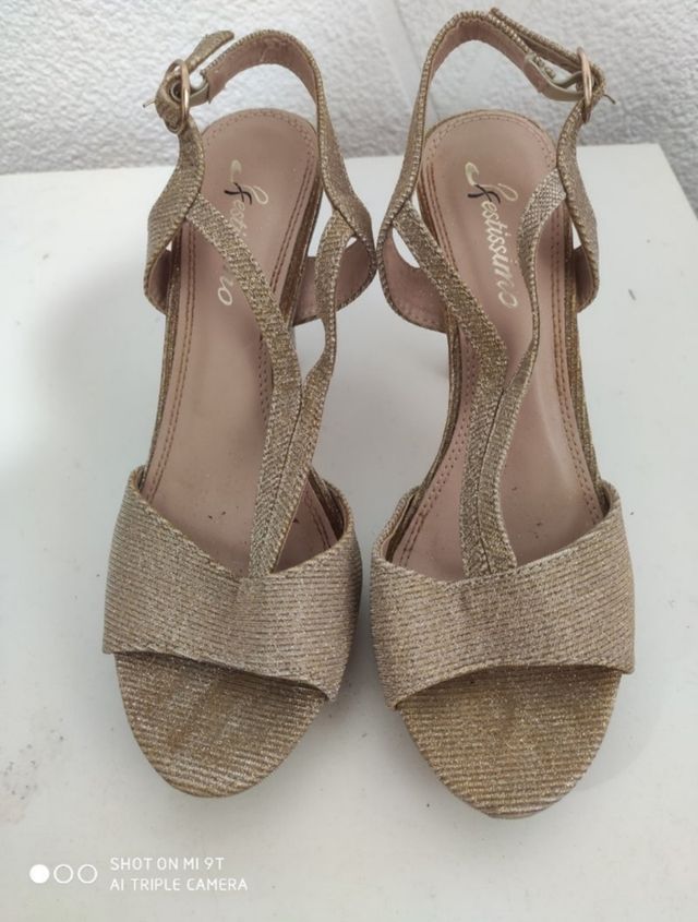 Tacones dorados De fiesta 